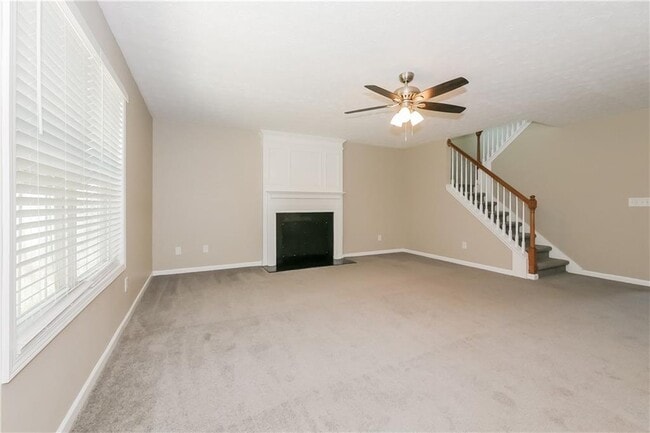 Photo - 770 Millstone Dr