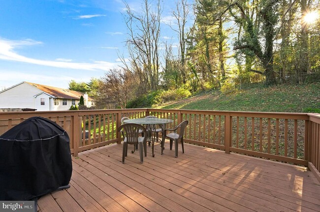 Photo - 209 Roseman Ct