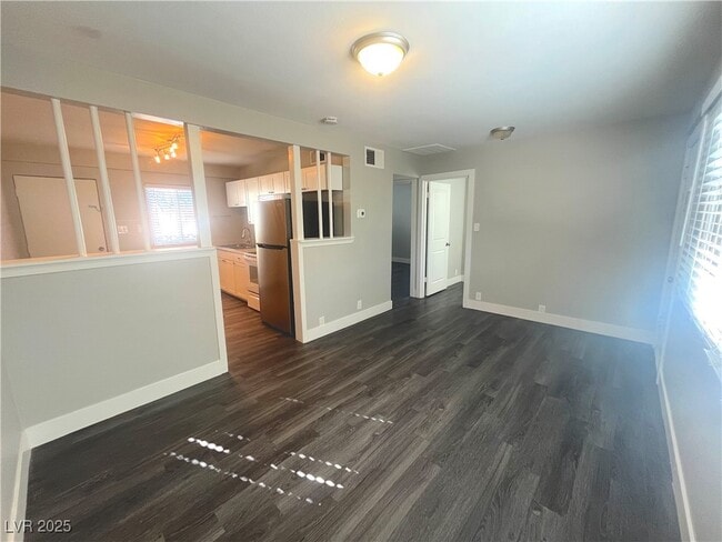 Photo - 221 S 10th St