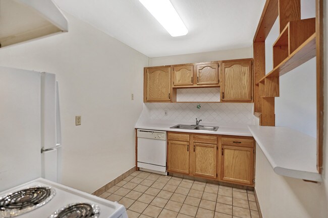 Photo - 1100 Como Ave SE