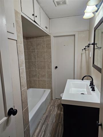 Photo - 2515 Denison St