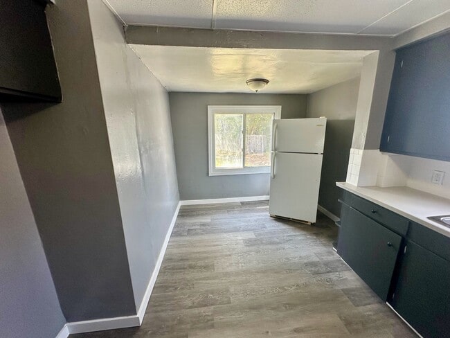 Photo - 323 Belden Ave SE