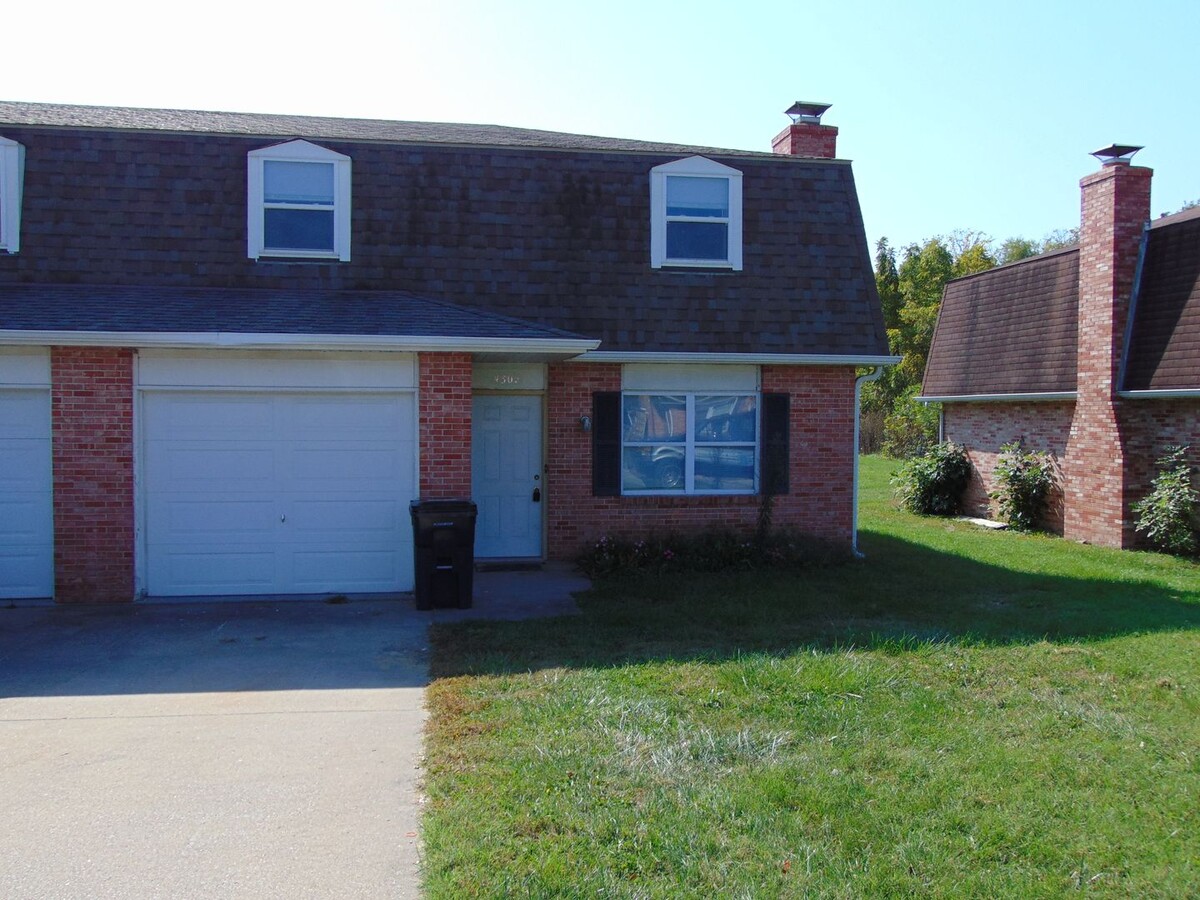 Photo - 4300-4302-4302 Ludwick Blvd Townhome