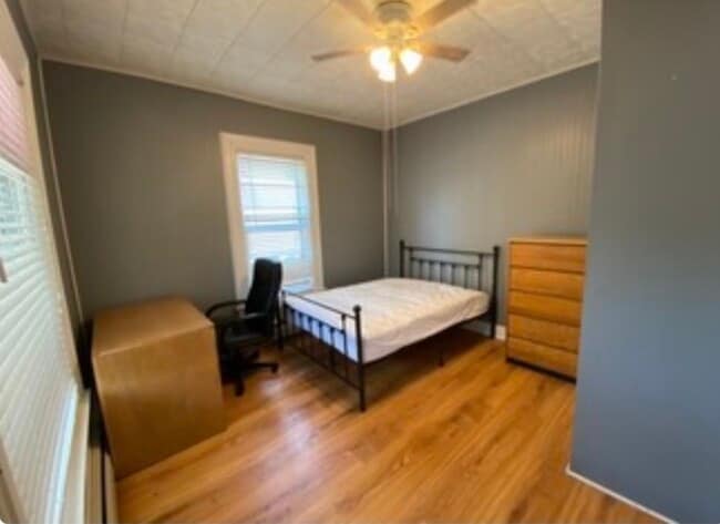 Photo - 150 Leroy St