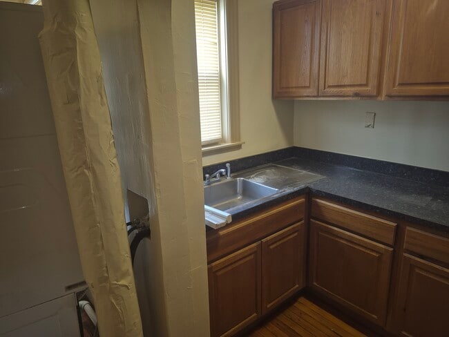 6 Park View St Unit 1