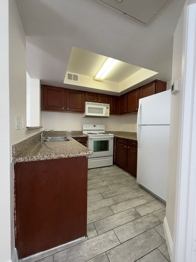 Photo - Comfortable and well-equipped 2-bedroom, 2-bathroom condo