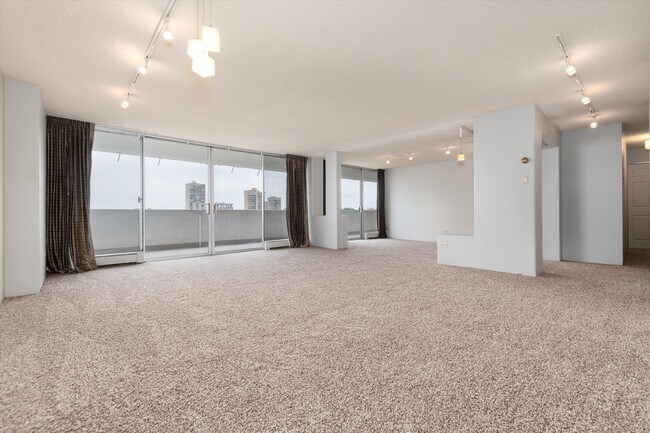 1250 N Humboldt St Unit 1203