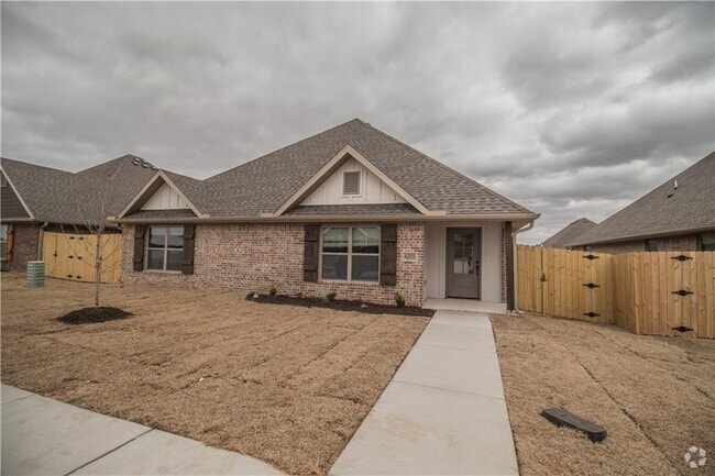 Building Photo - 4205 SW Pawhuska St Rental