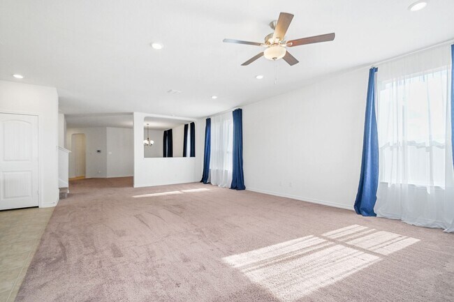 Photo - 4 bedroom with office and loft just South San Antonio