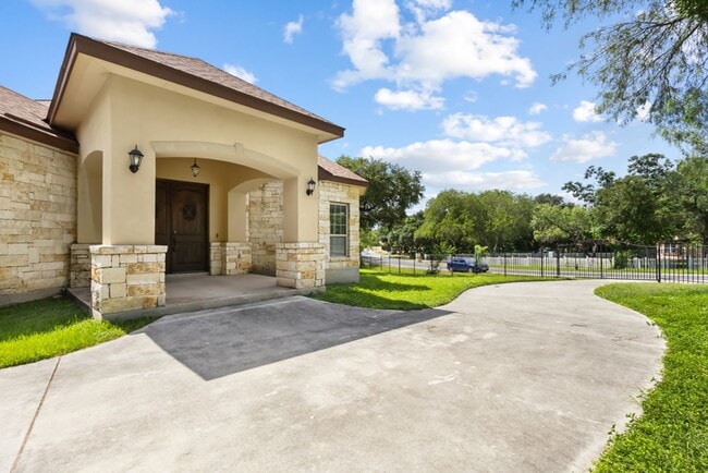Photo - 8210 Roy Ln