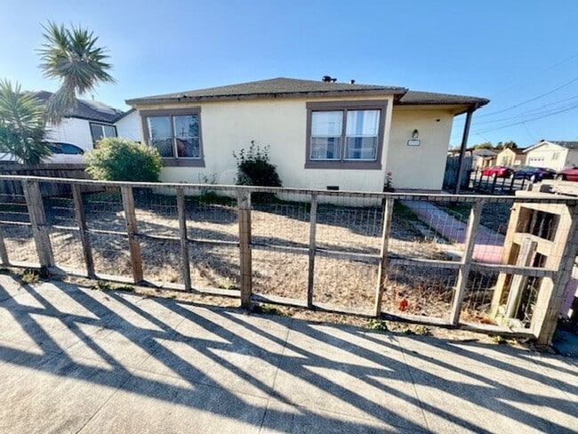 Building Photo - Great 3 bed 2 bath House in Richmond -- COMING SOON !!!