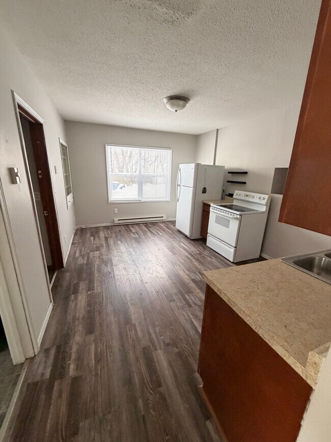 Photo - 424 4th St S