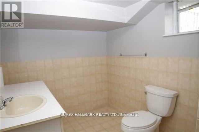 Photo - 245 Axminster Dr