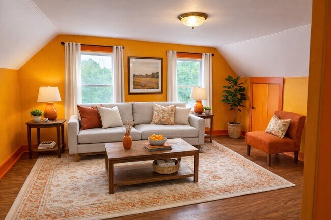 Photo - 335 Main St Unit 3