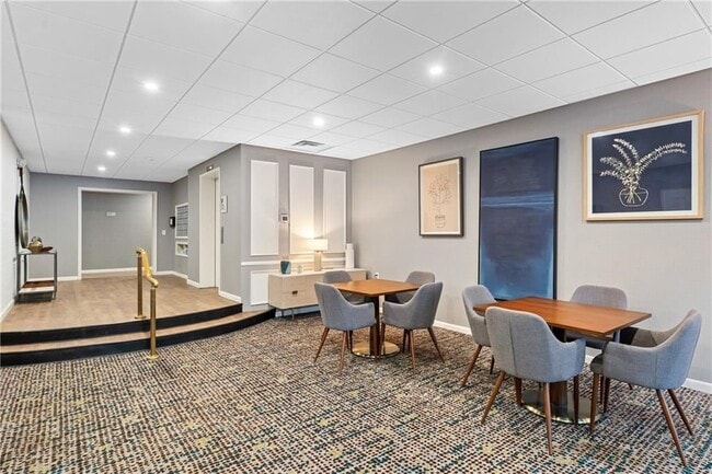30 Argyle Ave Unit 108