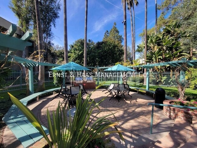 Building Photo - 576 N Bellflower Blvd Unit #237