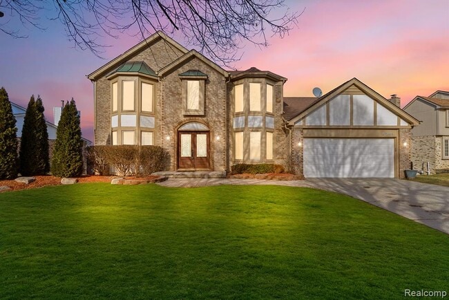Building Photo - 37701 Fleetwood Dr