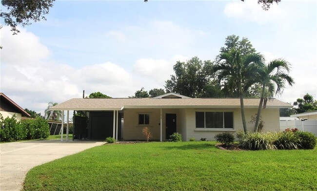 Building Photo - 4135 Deerfield Dr