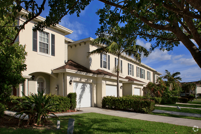 Building Photo - Emerald Lake Apts