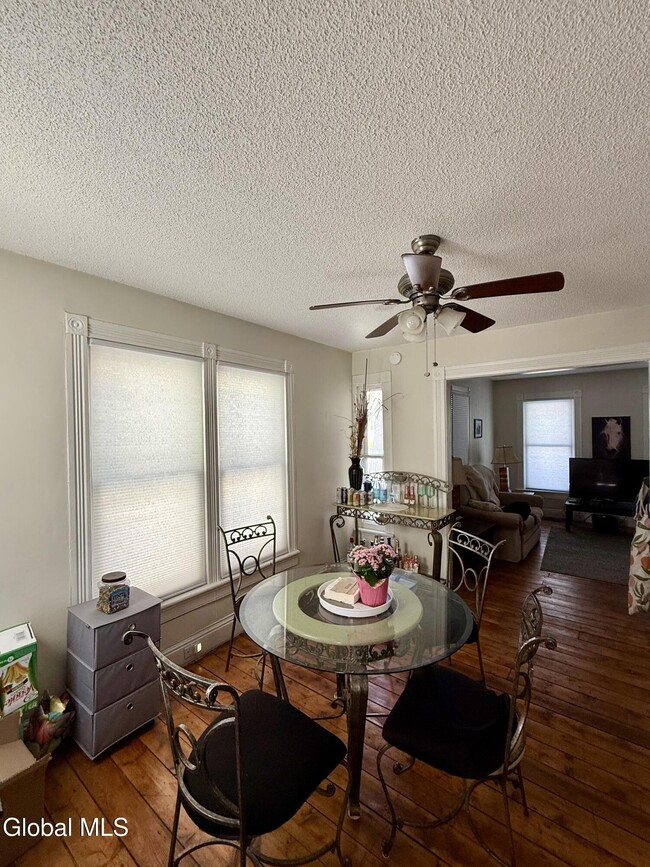 Photo - 120 Van Dam St