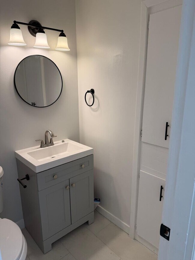 Photo - For Rent – Newly Remodeled 5 Bedroom Home!