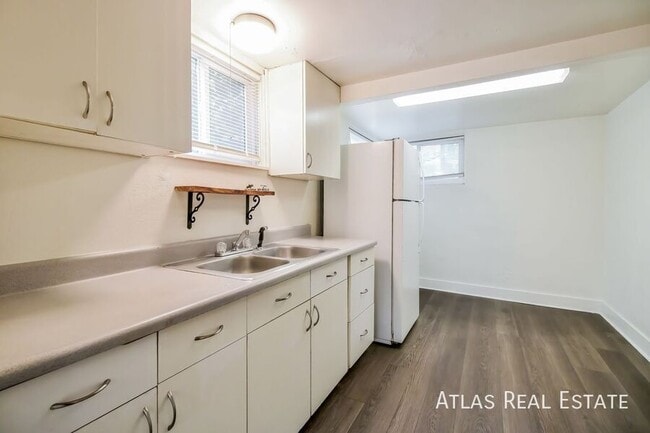 Photo - 1459 Roberta St