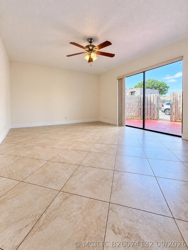 165 Lake Arbor Dr