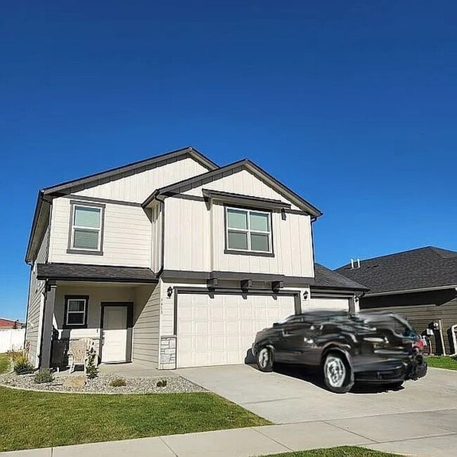 Building Photo - Available in Nov 2025 - Stunning 4-Bedroom... Rental