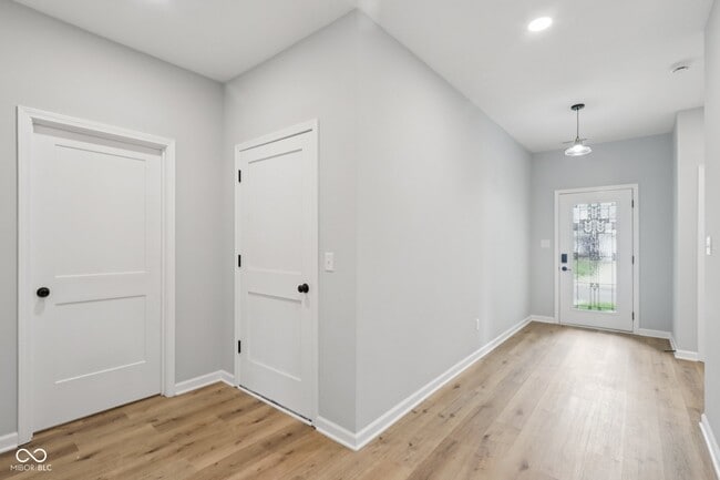 Photo - 8355 Fieldfare Way