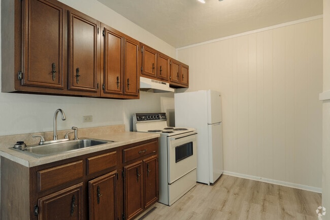 1BR, 1BA - Plymouth Apartments