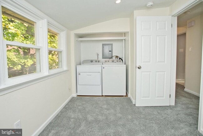 Photo - 2530 Chestnut Ave