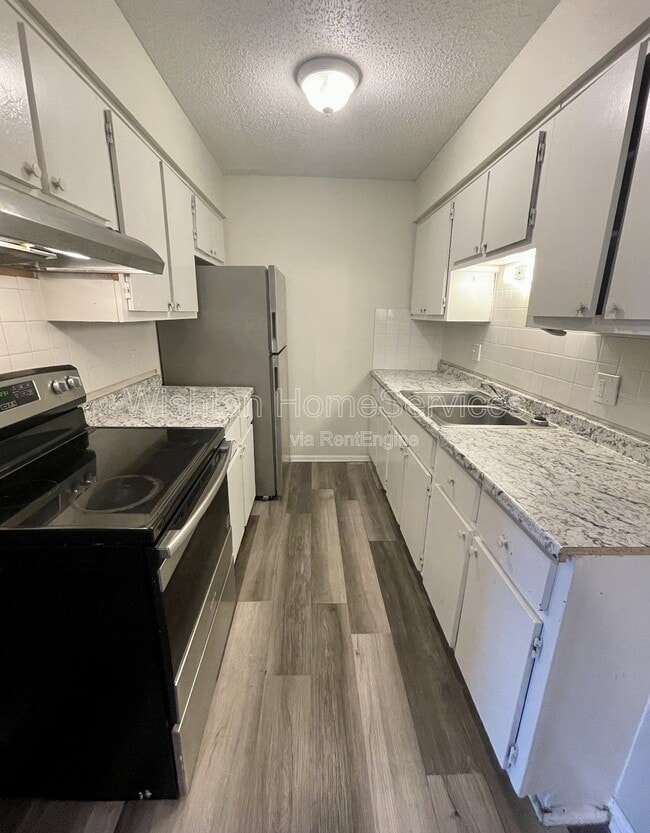 Building Photo - 217 Charleston Blvd Unit 4