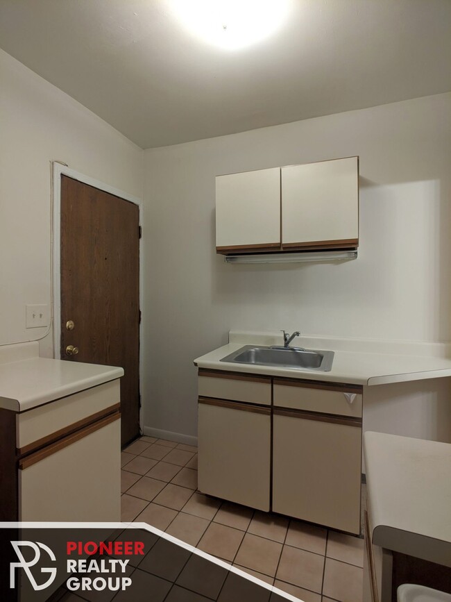 Photo - 814 W Cornelia Ave Unit 815-821A-212