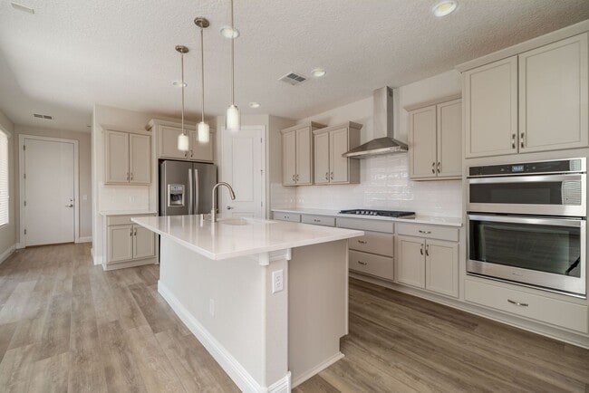 Building Photo - Gorgeous Pulte Townhome Available Now!