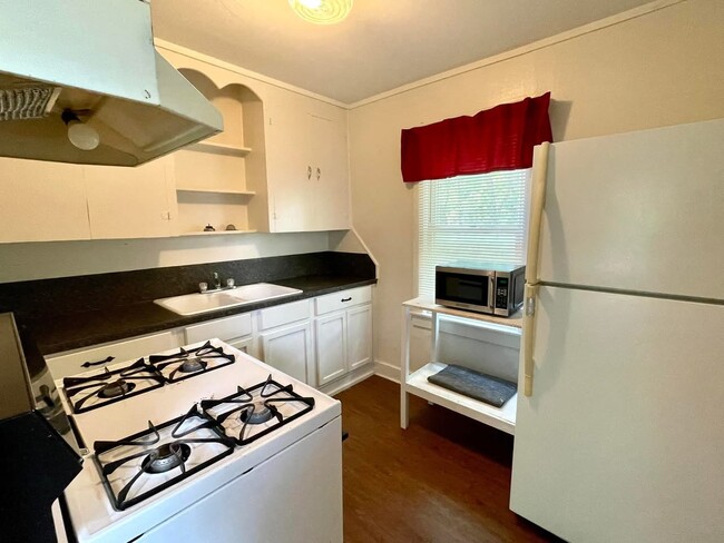 Photo - 531 1/2 G St NW