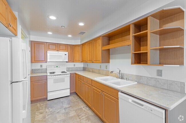 1BR, 1BA - 682SF - Kitchen