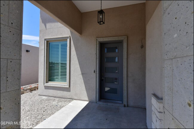 Photo - 205 Anglesy Pl