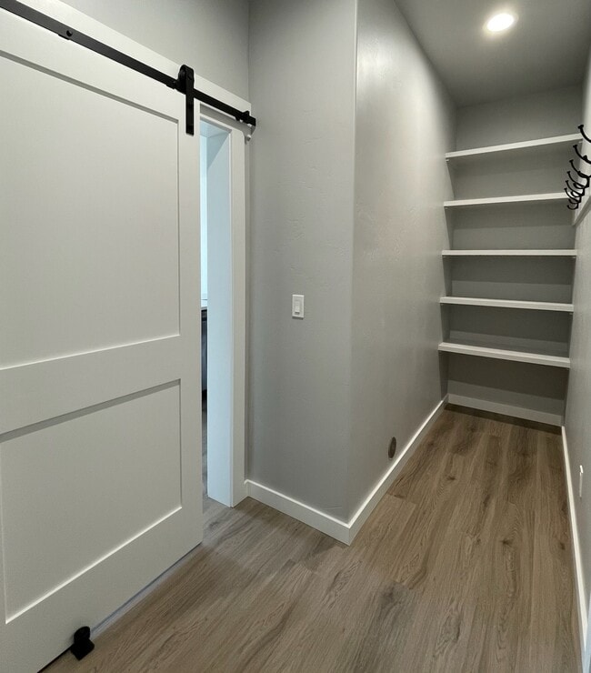 Photo - 301 Trailview Way