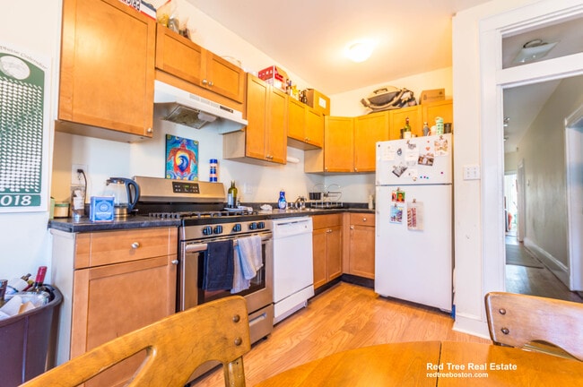 Photo - 48 Green St Unit 3