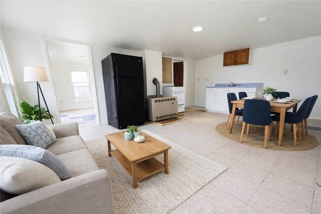 Photo - 130 E Elisha St