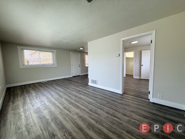 Building Photo - 2544-2548 S 200 E Unit 2548 S 200 E