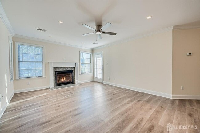 Photo - 114 Longfield Ct