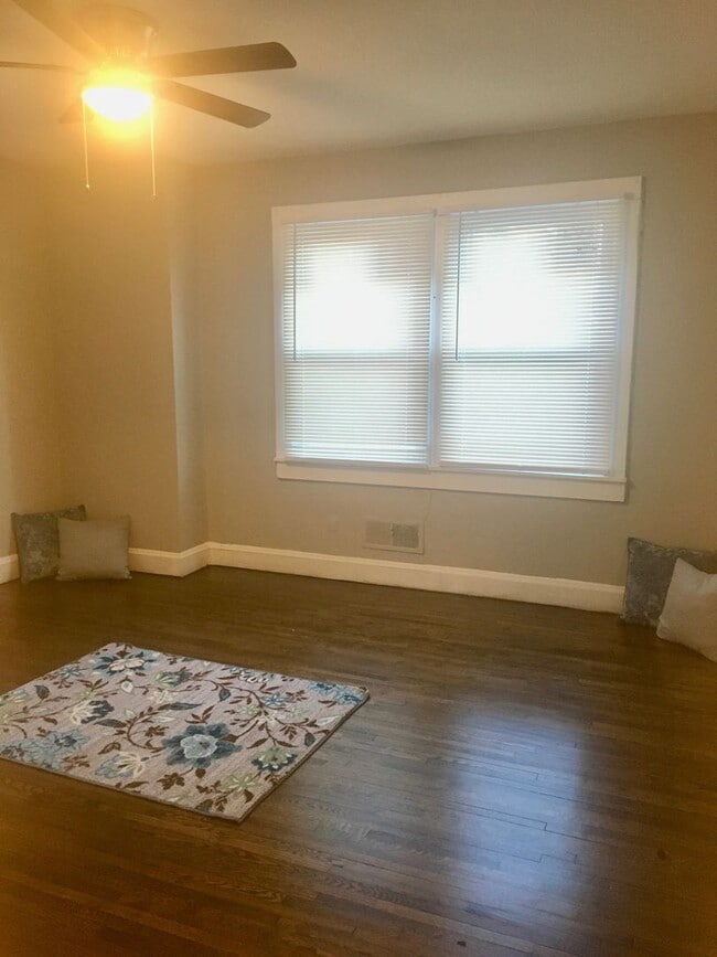 Photo - COMING SOON! 3 Bed House!!! Wooden floors!