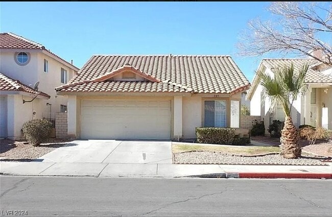 Building Photo - Step into this charming 3-bedroom, 2-bathroom residence in Henderson