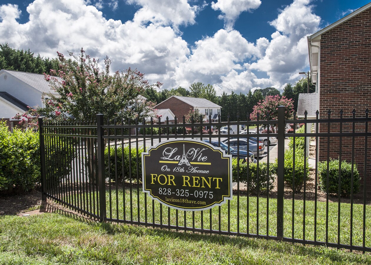 Photo - 1612 18th Ave NE Townhome