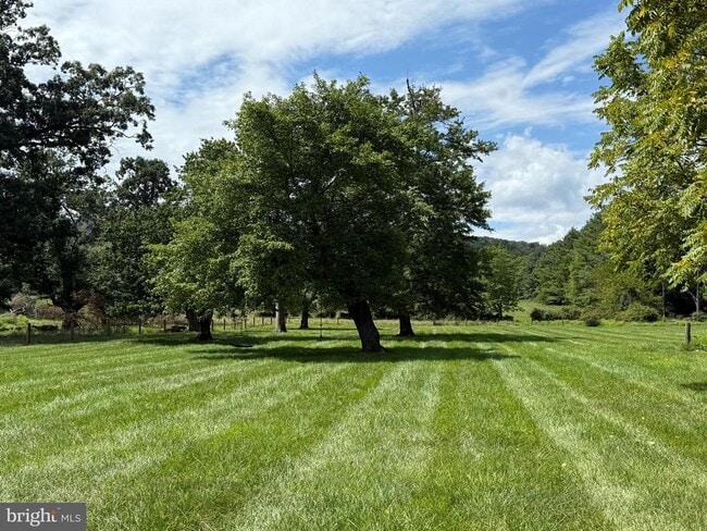 Photo - 15543 Edgegrove Rd