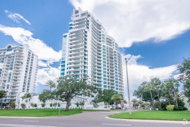 Building Photo - 3401 Bayshore Blvd Unit 2102 Rental