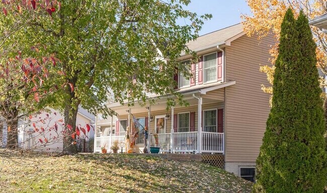 Photo - 113 Senseny Glen Dr