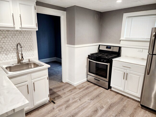 Photo - 102 Sampson St Unidad Lower