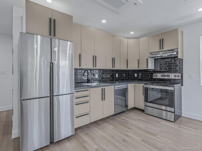 Photo - 3-37 Beach 43rd St